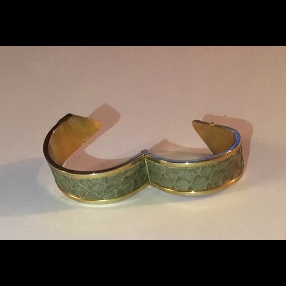 Snakeskin Hinged Bangle Bracelet - Picture 4 of 5